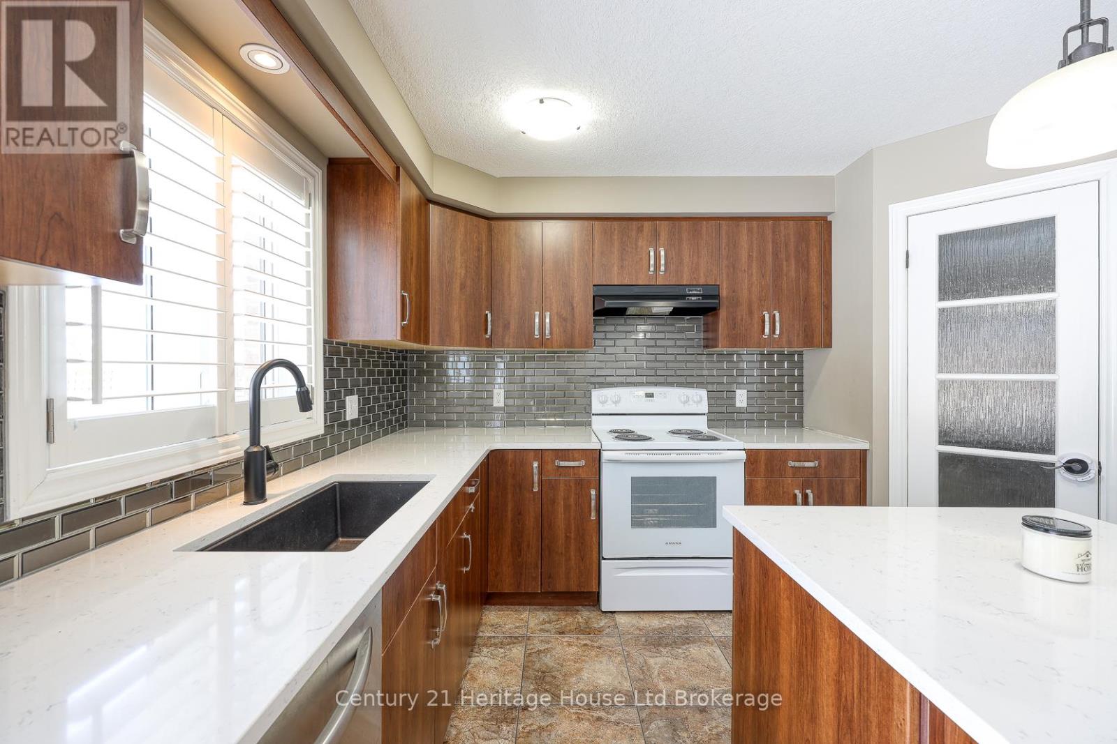 427 Champlain Avenue, Woodstock, Ontario  N4V 0B3 - Photo 14 - X12827446