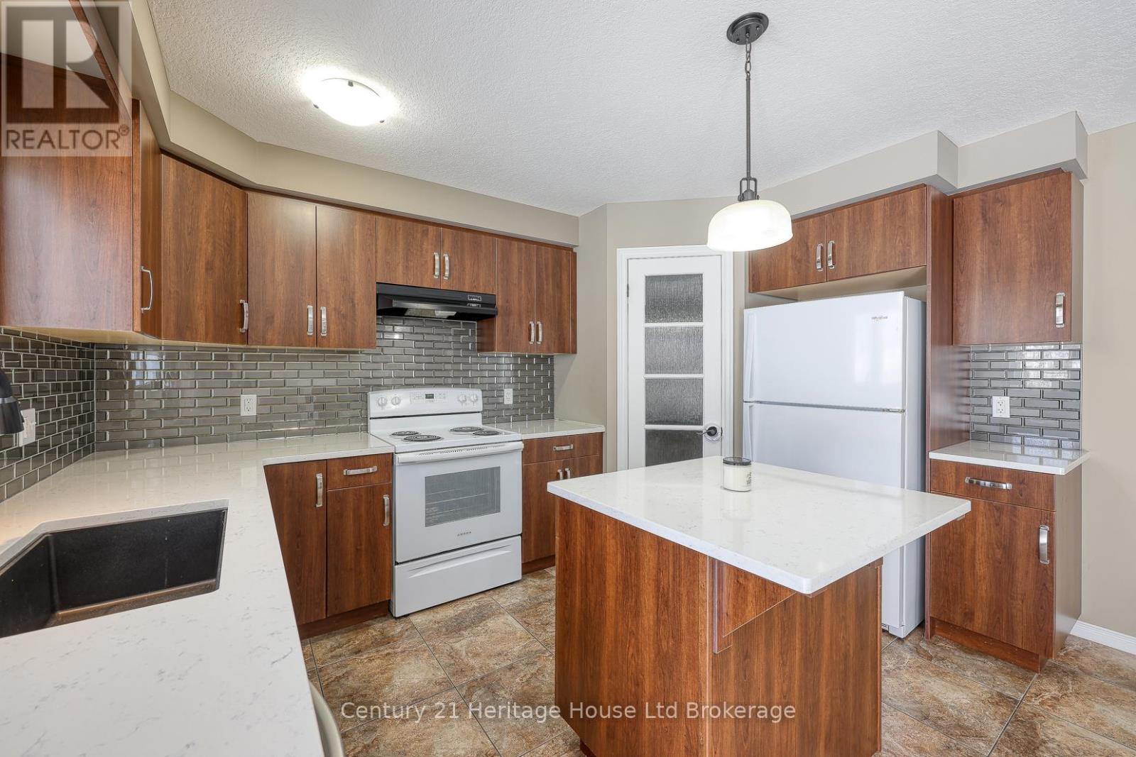 427 Champlain Avenue, Woodstock, Ontario  N4V 0B3 - Photo 15 - X12827446