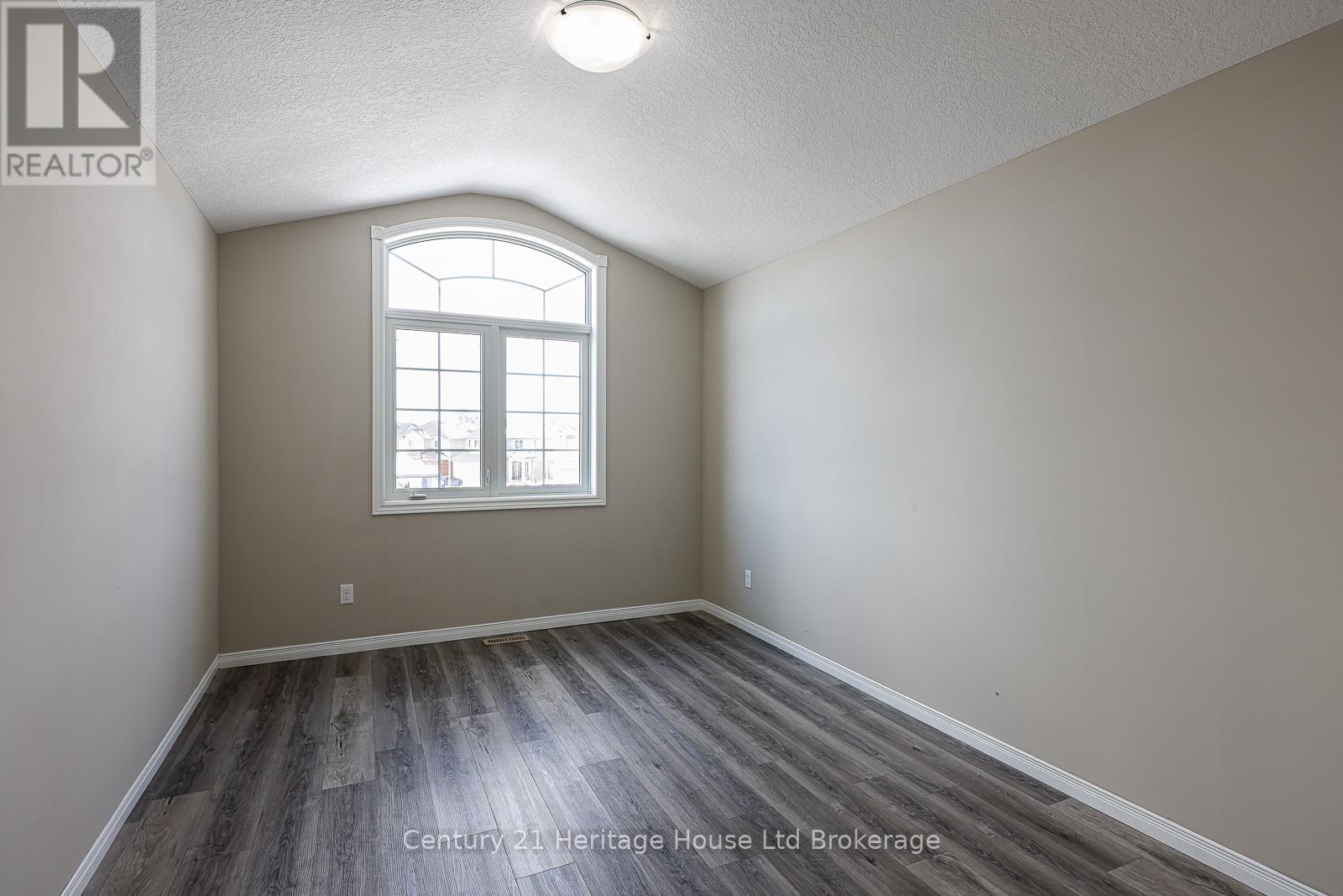 427 Champlain Avenue, Woodstock, Ontario  N4V 0B3 - Photo 32 - X12827446