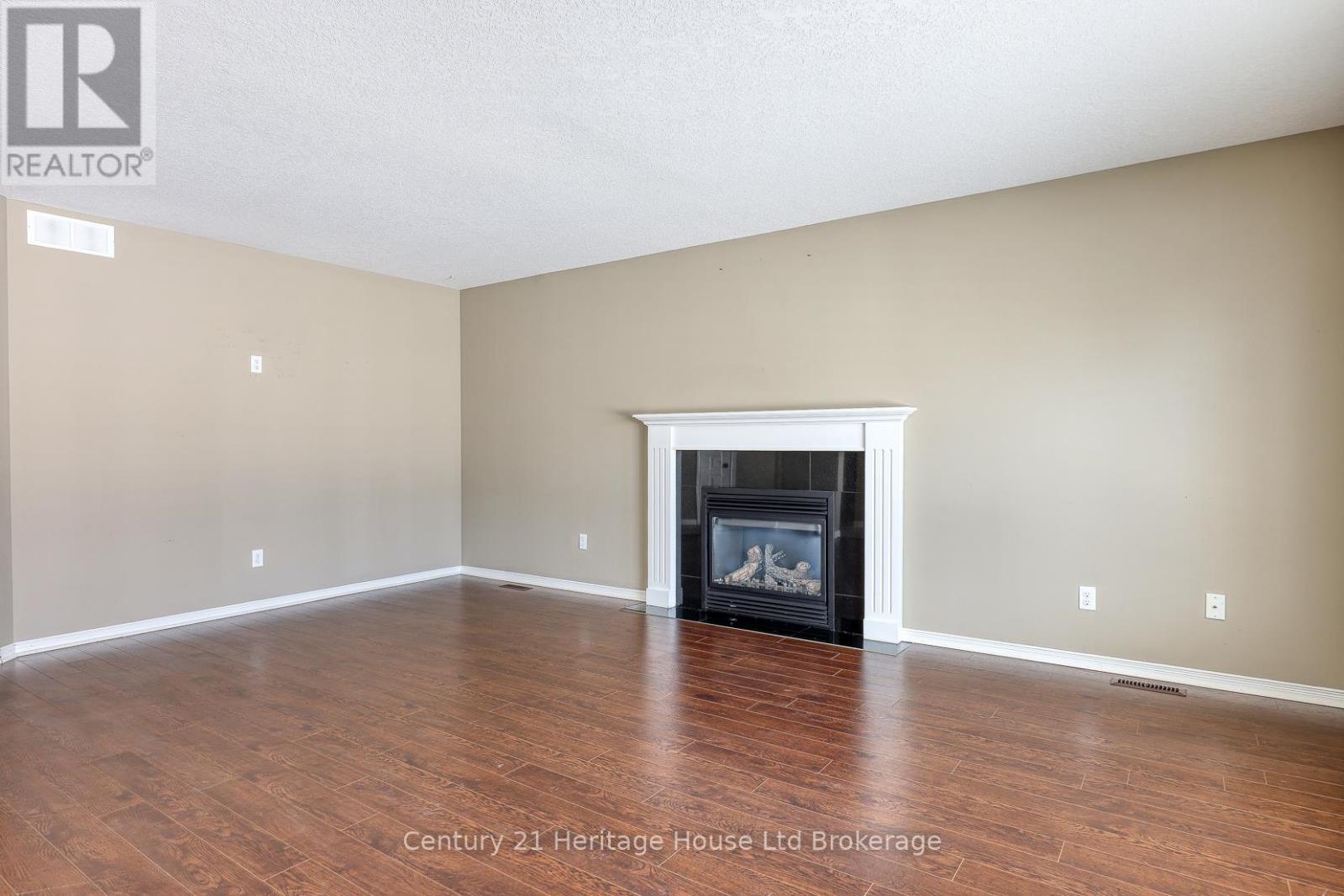 427 Champlain Avenue, Woodstock, Ontario  N4V 0B3 - Photo 8 - X12827446