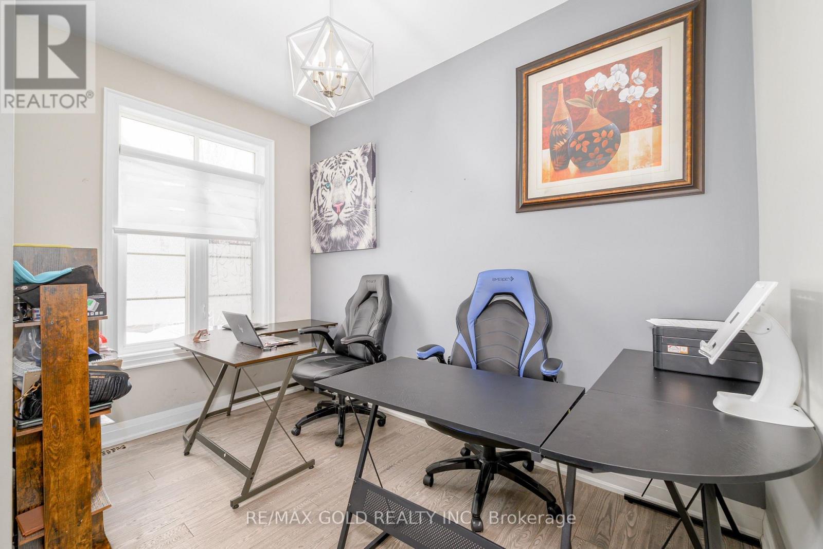 9 Clutterbuck Lane, Ajax, Ontario  L1T 0N6 - Photo 7 - E12821150