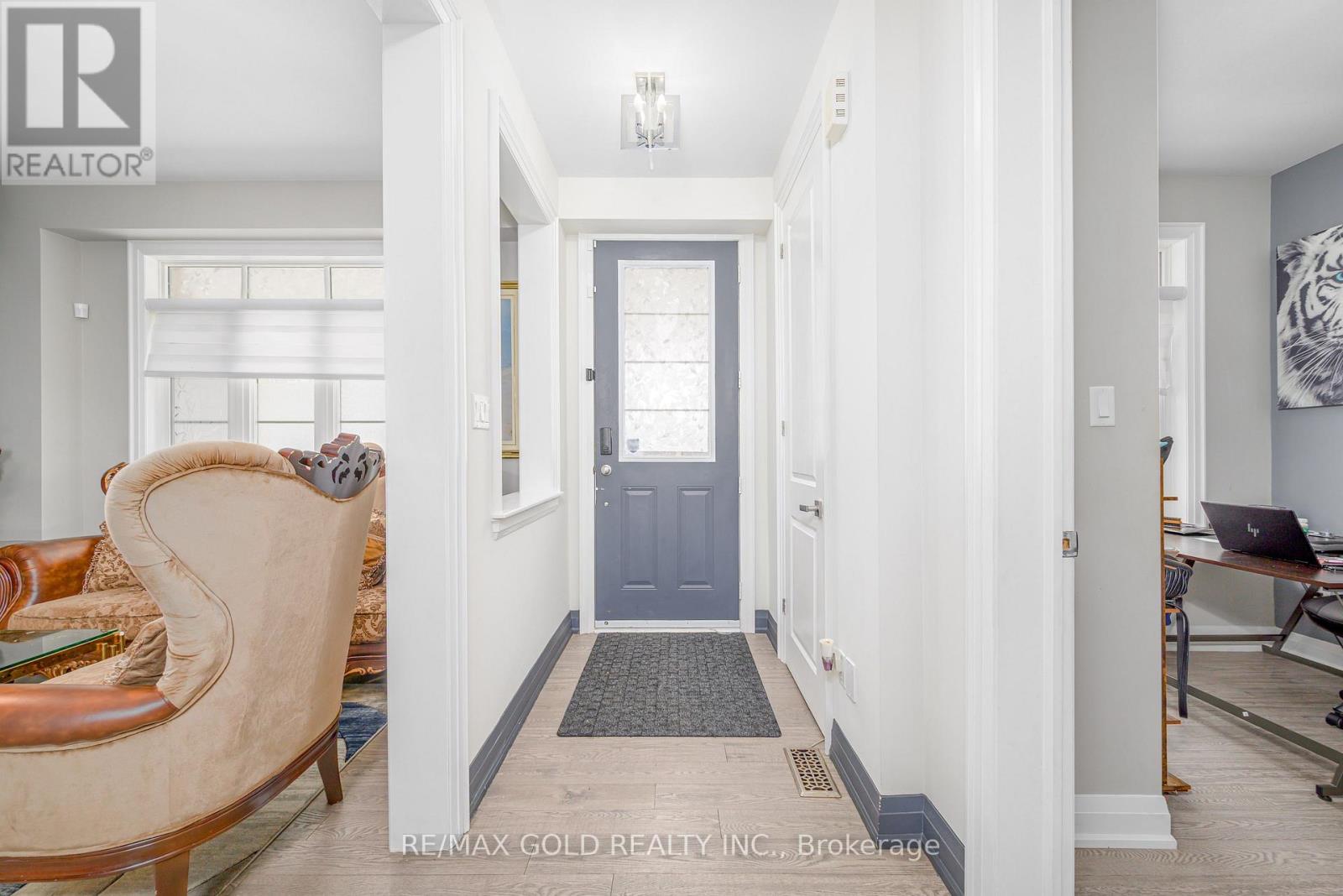 9 Clutterbuck Lane, Ajax, Ontario  L1T 0N6 - Photo 4 - E12821150