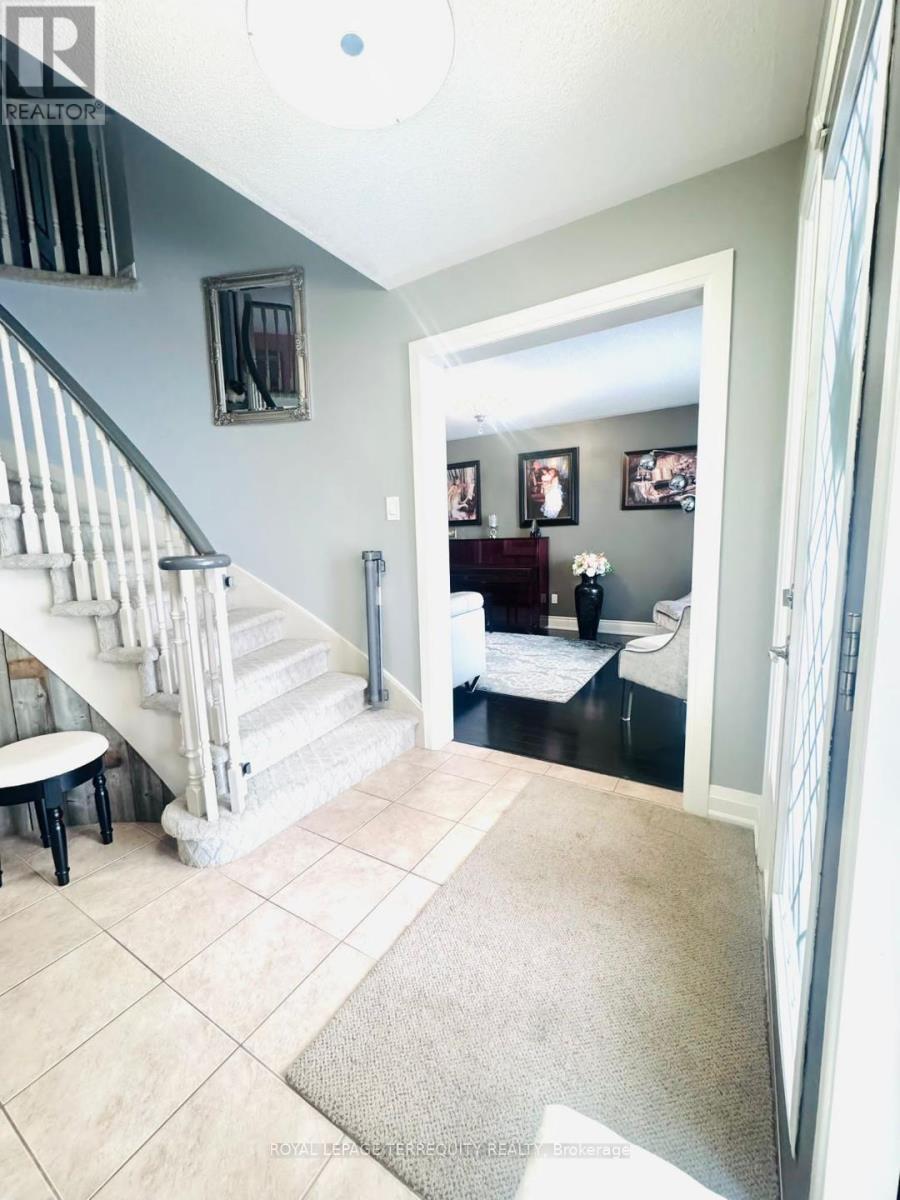 25 Jagges Drive, Barrie (Edgehill Drive), Ontario  L4N 0W9 - Photo 4 - S12783578