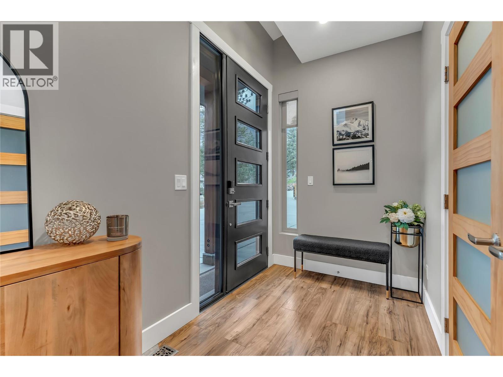 109 Fairway Drive, Kaleden, British Columbia  V0H 1K0 - Photo 4 - 10377372