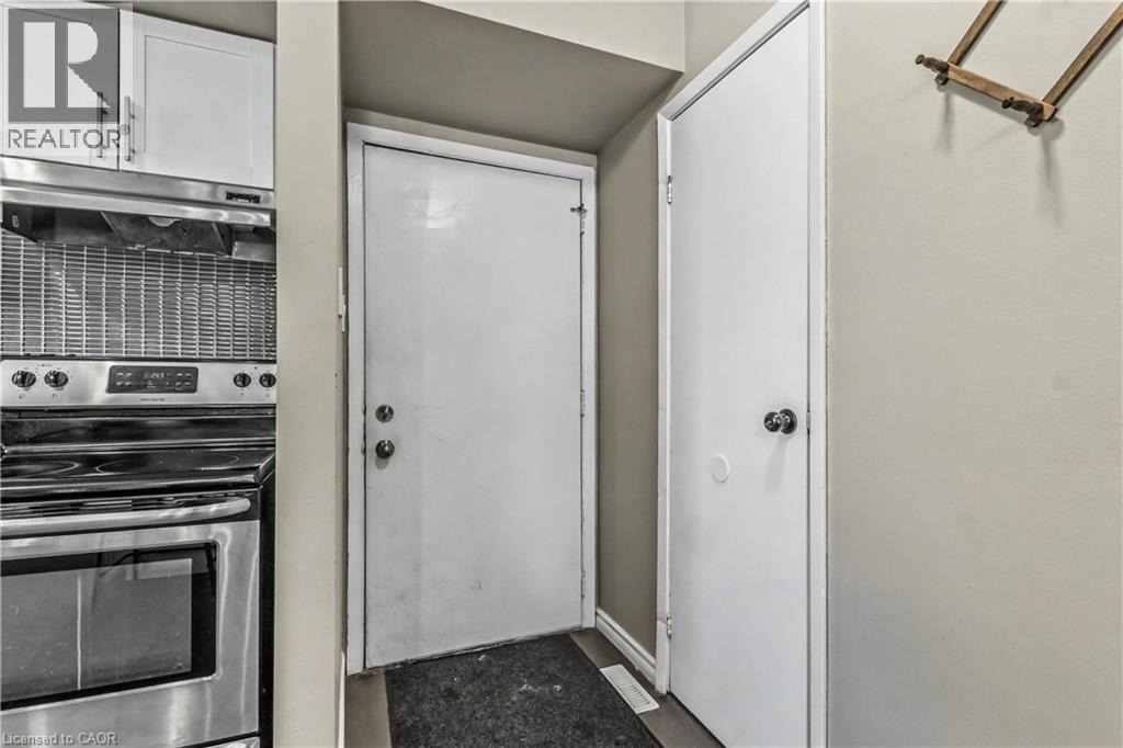 511 Quiet Place Unit# 5, Waterloo, Ontario  N2L 5L6 - Photo 5 - 40799052