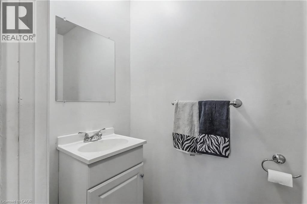 511 Quiet Place Unit# 5, Waterloo, Ontario  N2L 5L6 - Photo 12 - 40799052