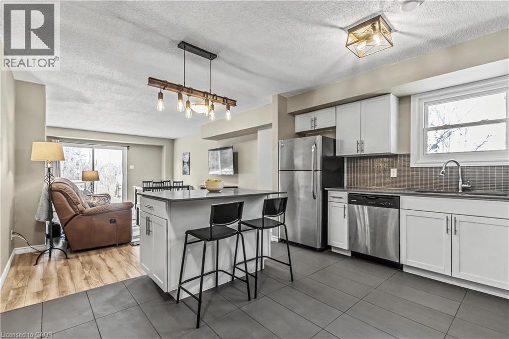 511 Quiet Place Unit# 5, Waterloo, Ontario  N2L 5L6 - Photo 3 - 40799052