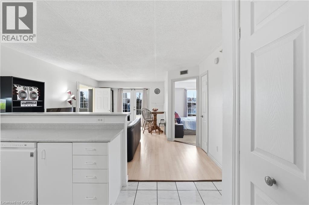 1411 Walkers Line Unit# 213, Burlington, Ontario  L7M 4P5 - Photo 7 - 40806760