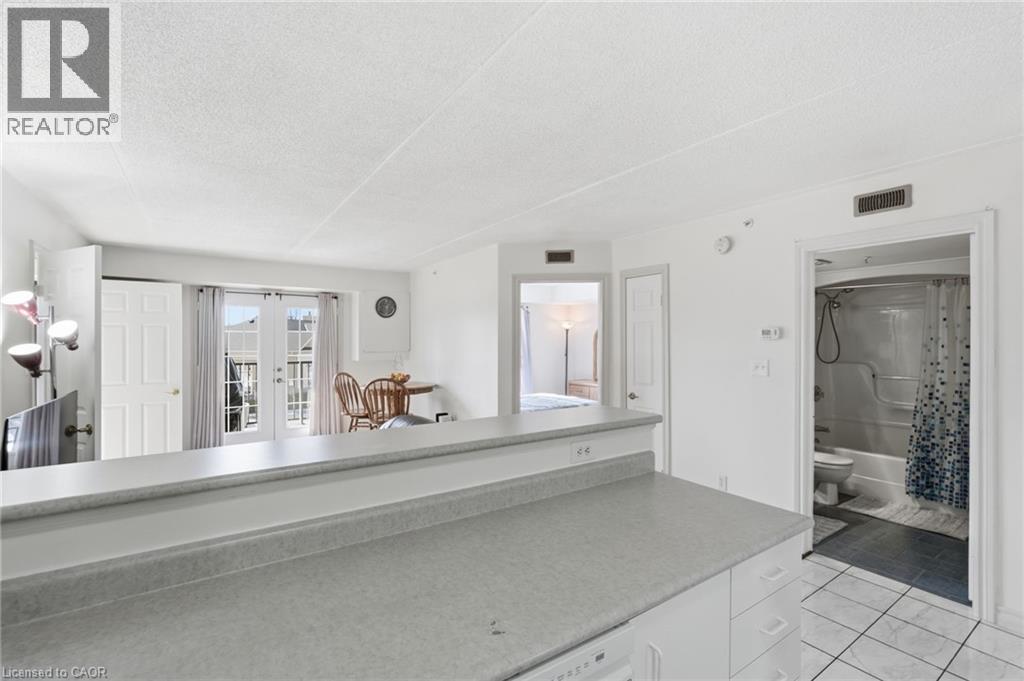 1411 Walkers Line Unit# 213, Burlington, Ontario  L7M 4P5 - Photo 10 - 40806760