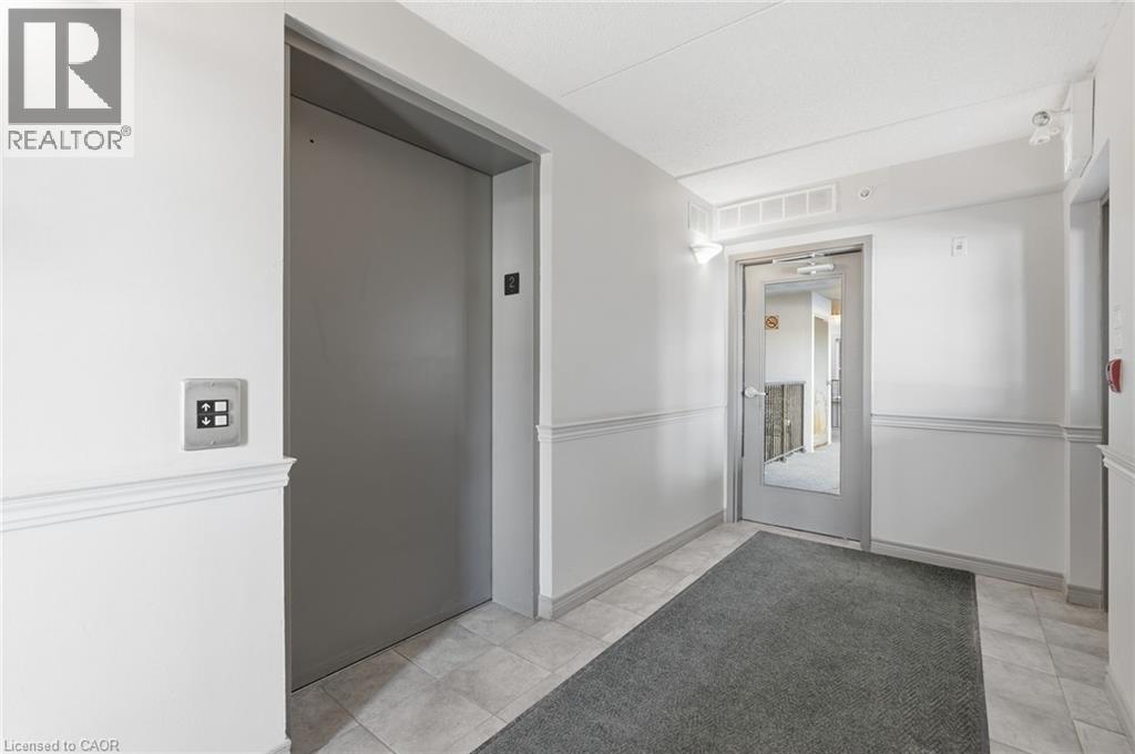 1411 Walkers Line Unit# 213, Burlington, Ontario  L7M 4P5 - Photo 4 - 40806760