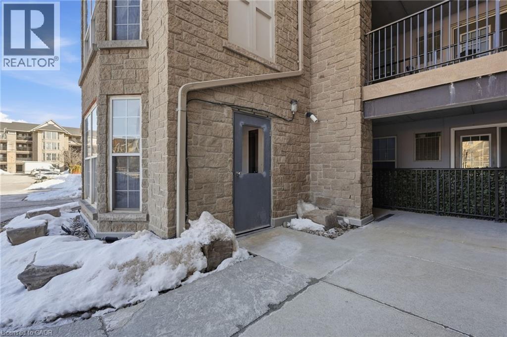 1411 Walkers Line Unit# 213, Burlington, Ontario  L7M 4P5 - Photo 3 - 40806760