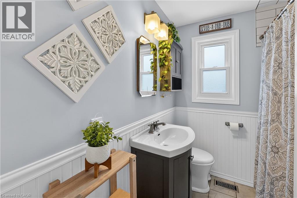 290 East 43rd Street, Hamilton, Ontario  L8T 3C7 - Photo 15 - 40807451