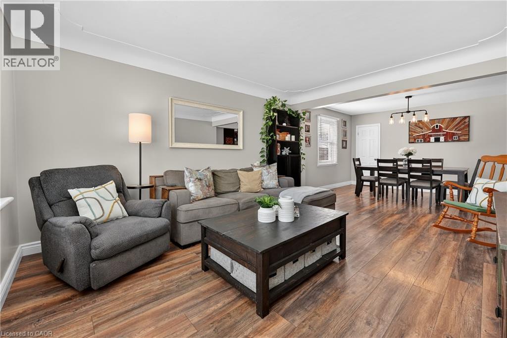 290 East 43rd Street, Hamilton, Ontario  L8T 3C7 - Photo 3 - 40807451