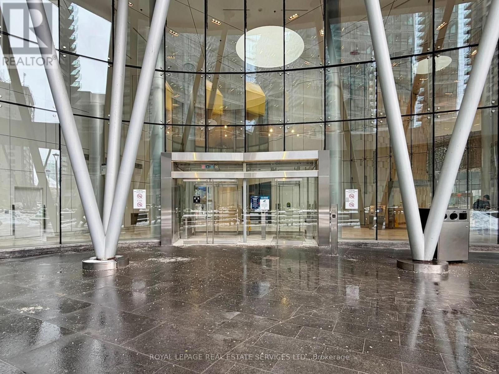 3001 - 14 York Street, Toronto, Ontario  M5J 0B1 - Photo 3 - C12827330