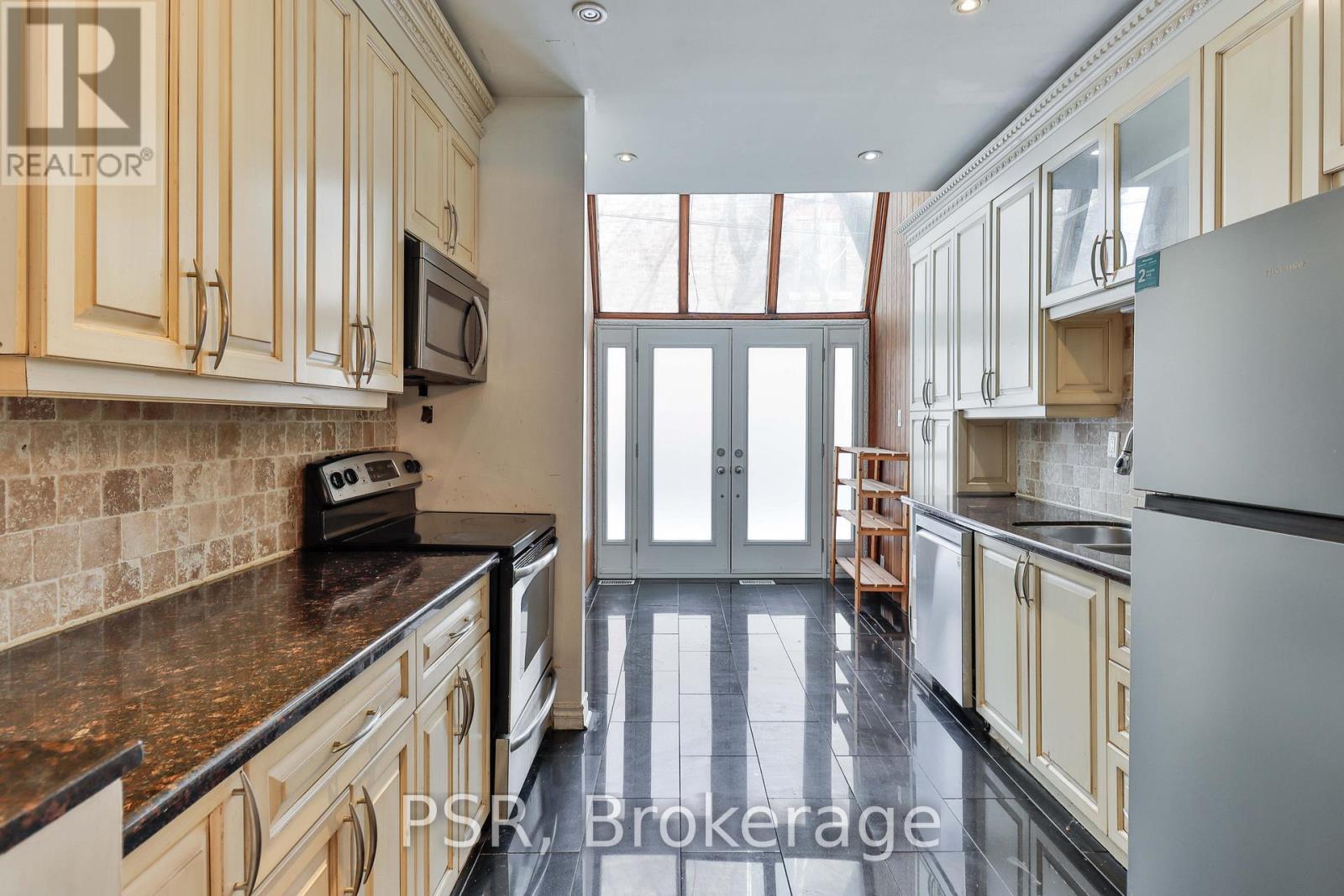 251 Bedford Road, Toronto, Ontario  M5R 2L3 - Photo 7 - C12827482