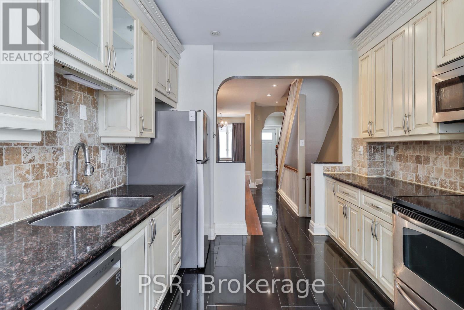 251 Bedford Road, Toronto, Ontario  M5R 2L3 - Photo 8 - C12827482