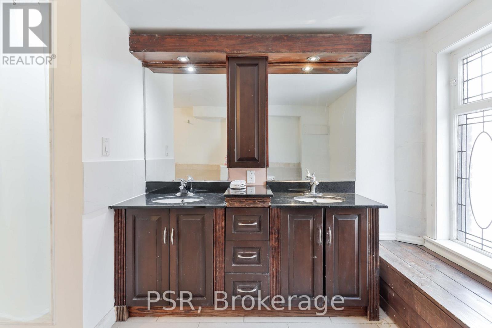 251 Bedford Road, Toronto, Ontario  M5R 2L3 - Photo 9 - C12827482