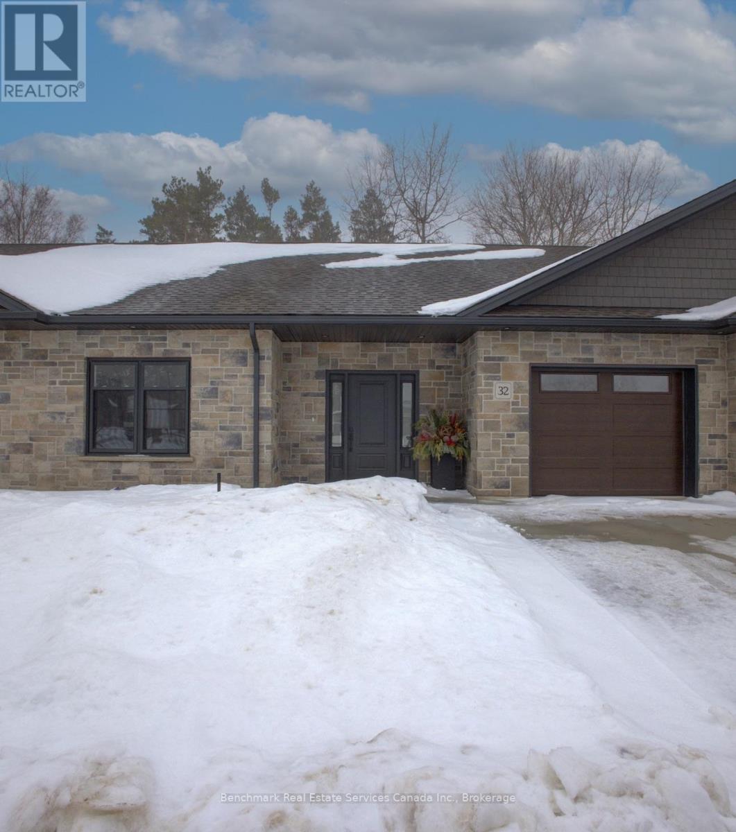 32 - 1182 Queen Street, Kincardine, Ontario  N2Z 1G4 - Photo 1 - X12703348
