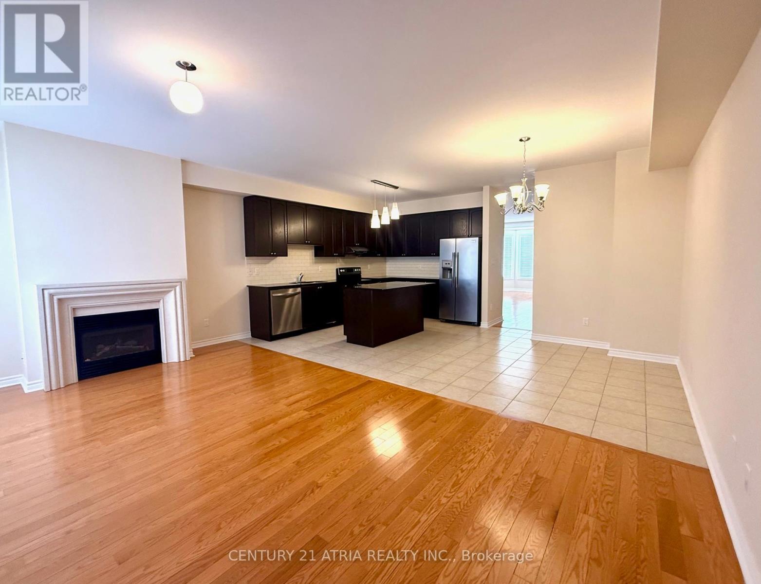 10491 Woodbine Avenue, Markham, Ontario  L6C 0K4 - Photo 2 - N12827268