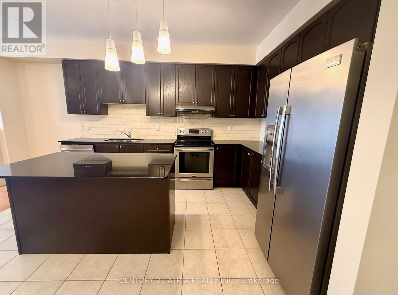 10491 Woodbine Avenue, Markham, Ontario  L6C 0K4 - Photo 3 - N12827268