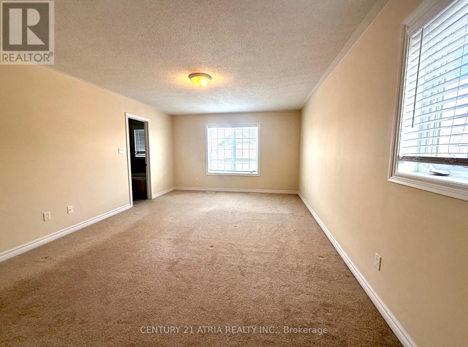 10491 Woodbine Avenue, Markham, Ontario  L6C 0K4 - Photo 5 - N12827268