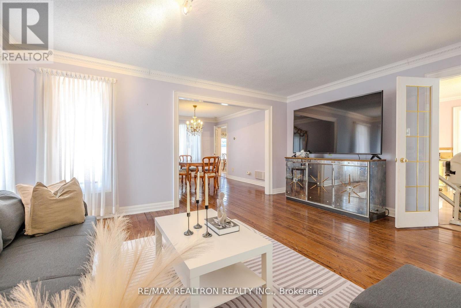 60 Arthur Hall Drive, East Gwillimbury, Ontario  L0G 1V0 - Photo 11 - N12827396