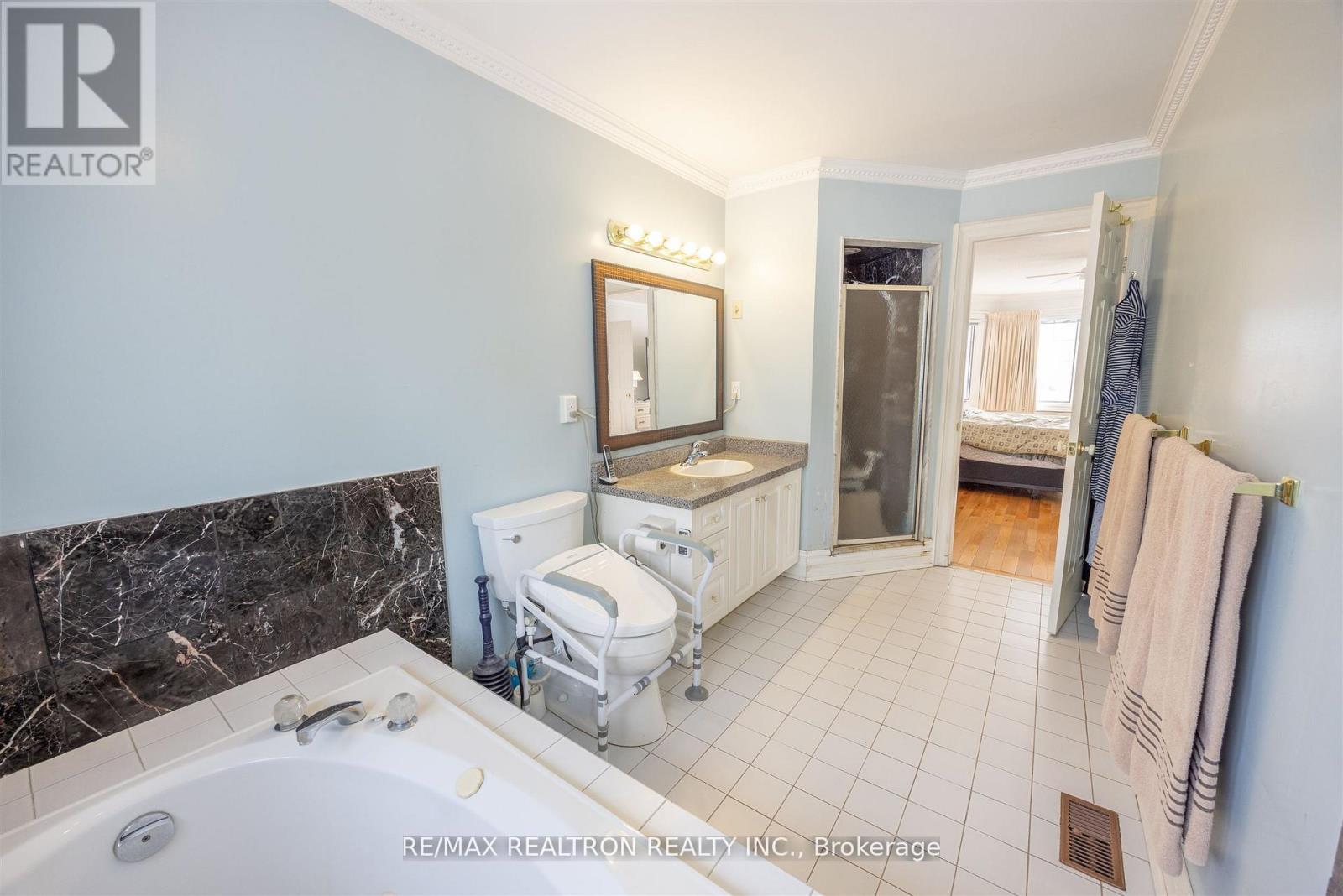 60 Arthur Hall Drive, East Gwillimbury, Ontario  L0G 1V0 - Photo 31 - N12827396