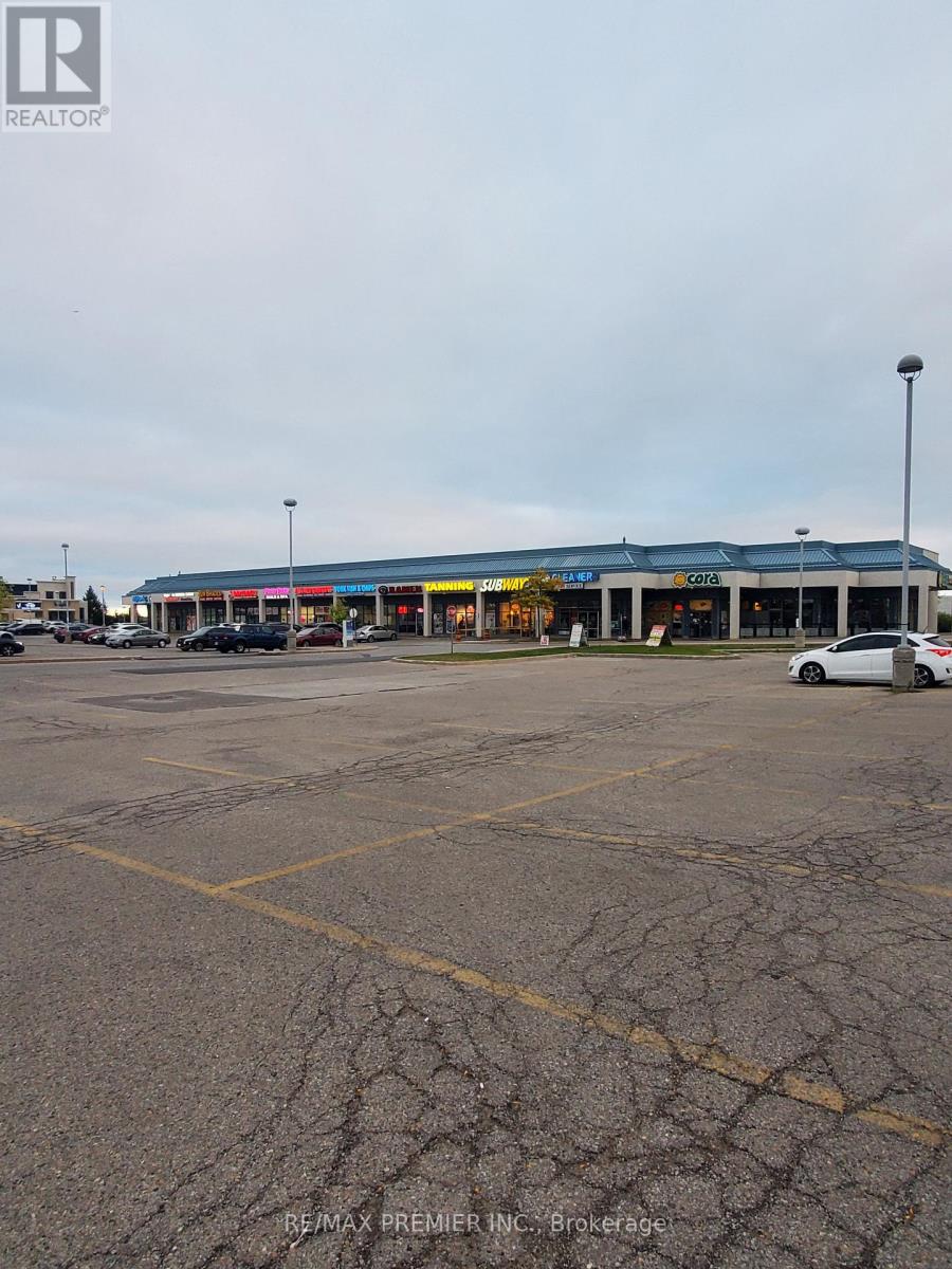 217 - 10909 Yonge Street, Richmond Hill, Ontario  L4C 3E3 - Photo 5 - N12827404