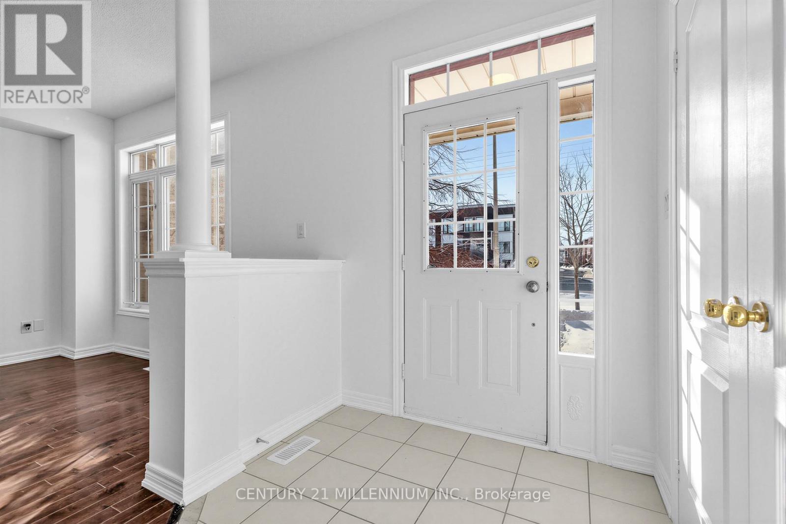 10569 Bayview Avenue, Richmond Hill, Ontario  L4C 0M8 - Photo 3 - N12827448