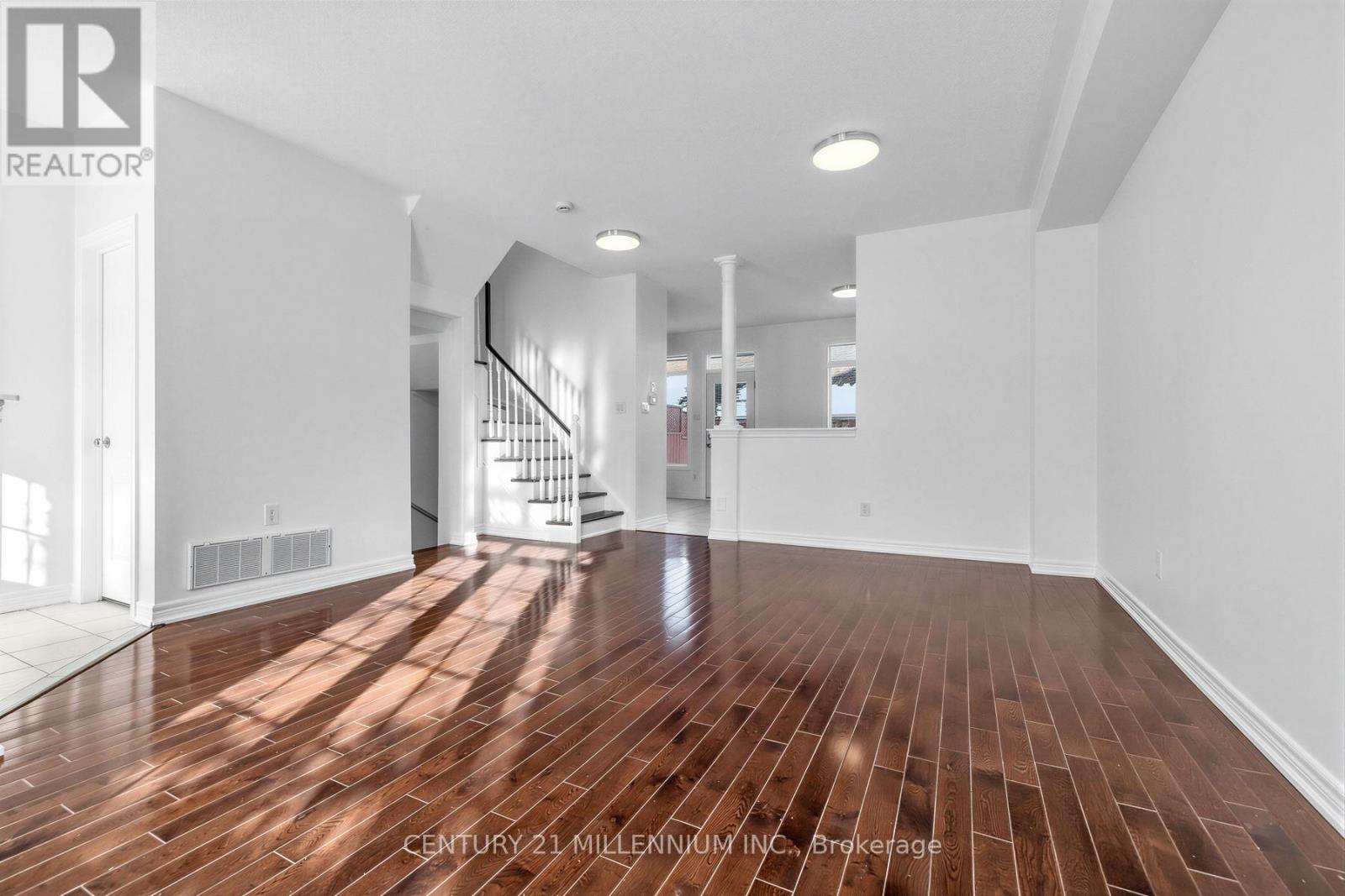 10569 Bayview Avenue, Richmond Hill, Ontario  L4C 0M8 - Photo 4 - N12827448