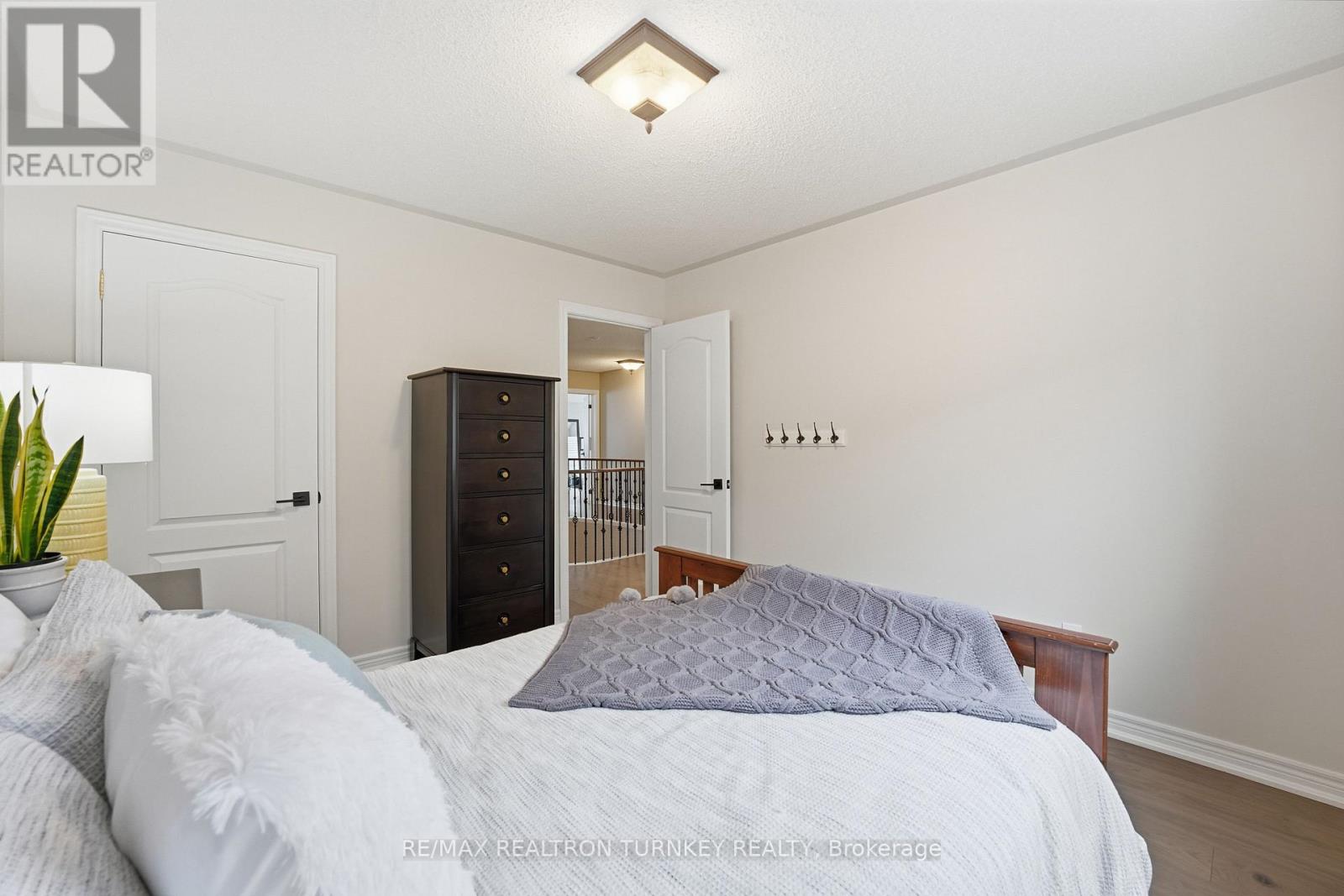 668 Foxcroft Boulevard, Newmarket, Ontario  L3X 1N3 - Photo 30 - N12827468