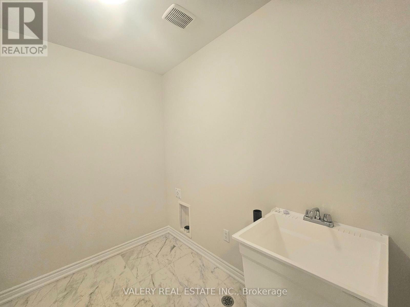 31 Phoenix Boulevard, Barrie, Ontario  L9S 2Z4 - Photo 11 - S12827450