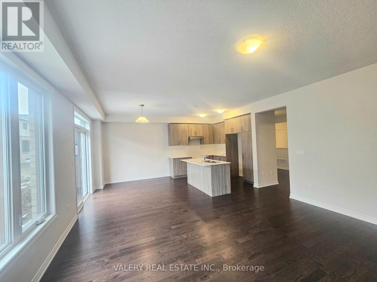 31 Phoenix Boulevard, Barrie, Ontario  L9S 2Z4 - Photo 15 - S12827450