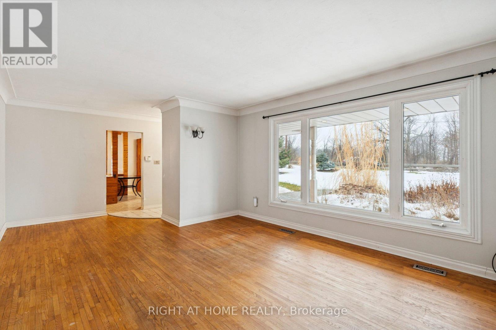 4451 Thirty Road, Lincoln, Ontario  L3J 1P3 - Photo 5 - X12821384