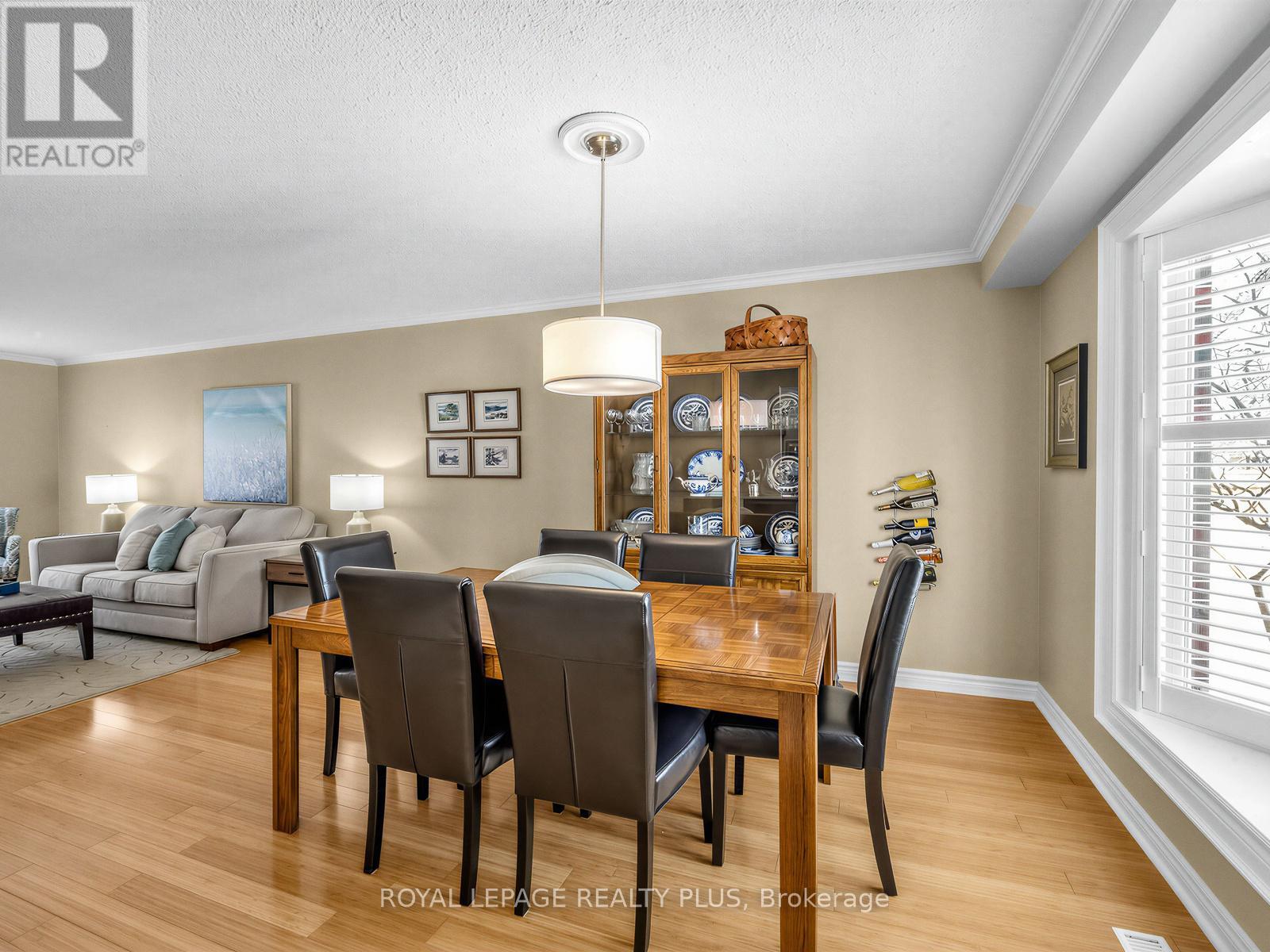 4138 Marigold Crescent, Mississauga, Ontario  L5L 1Y7 - Photo 10 - W12827286