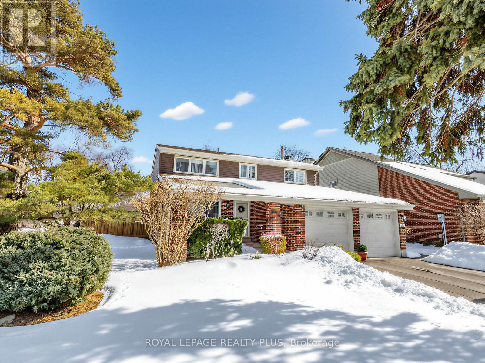 4138 Marigold Crescent, Mississauga, Ontario  L5L 1Y7 - Photo 4 - W12827286