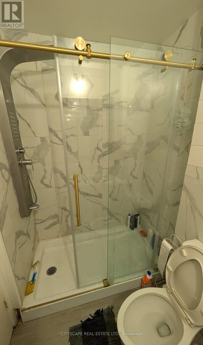 3113 Mallbridge Crescent, Mississauga, Ontario  L4T 2C5 - Photo 8 - W12827296