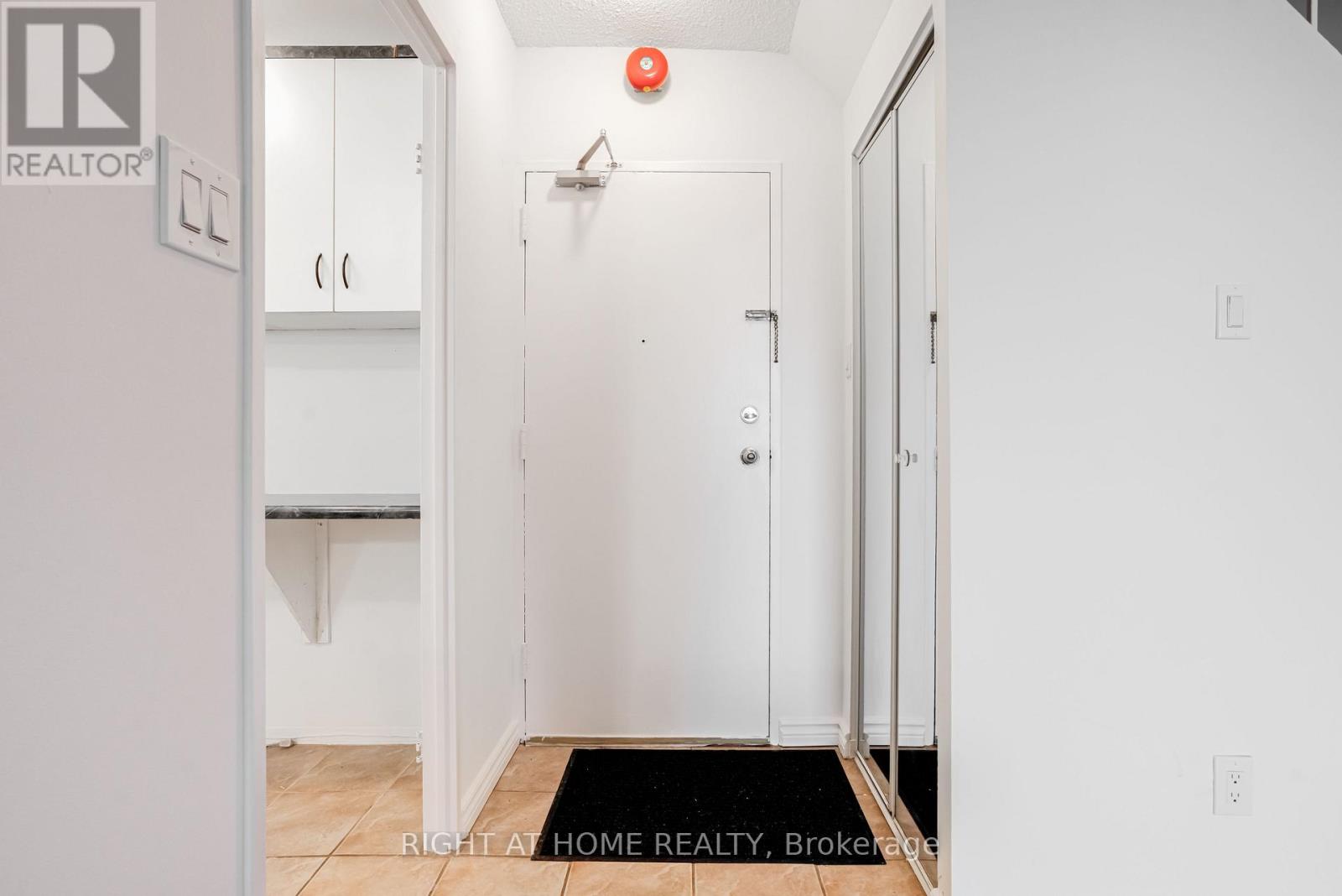 333 - 1455 Williamsport Drive, Mississauga, Ontario  L4X 2T5 - Photo 7 - W12827300