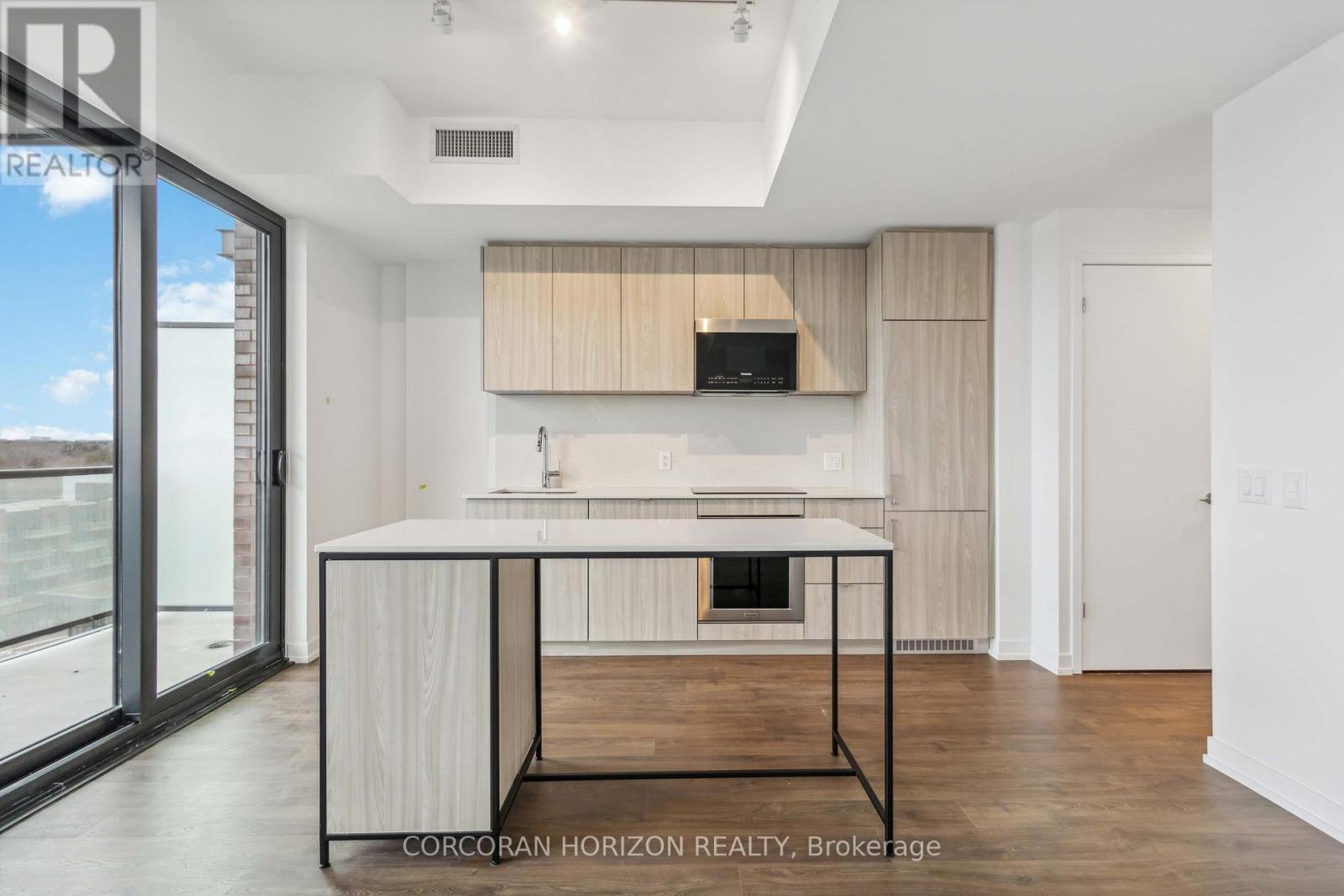 807 - 251 Masonry Way, Mississauga, Ontario  L5H 0B2 - Photo 11 - W12827346