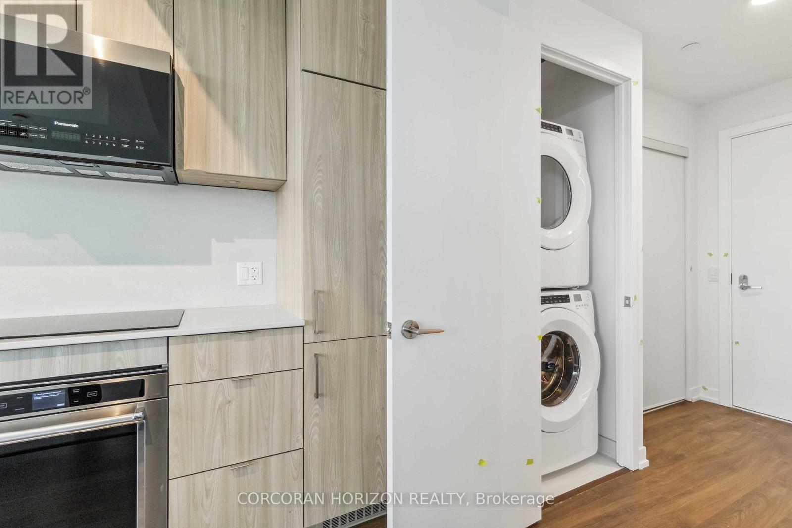 807 - 251 Masonry Way, Mississauga, Ontario  L5H 0B2 - Photo 6 - W12827346