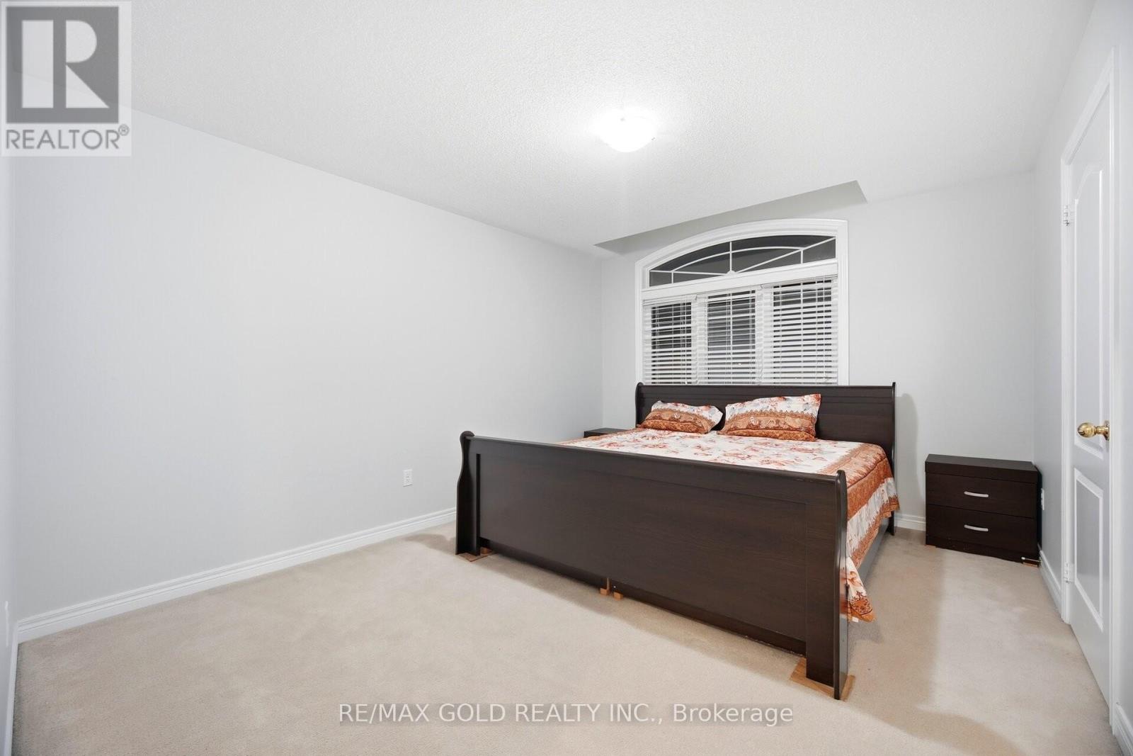 26 Drummondville Drive, Brampton, Ontario  L6P 3M9 - Photo 19 - W12827378