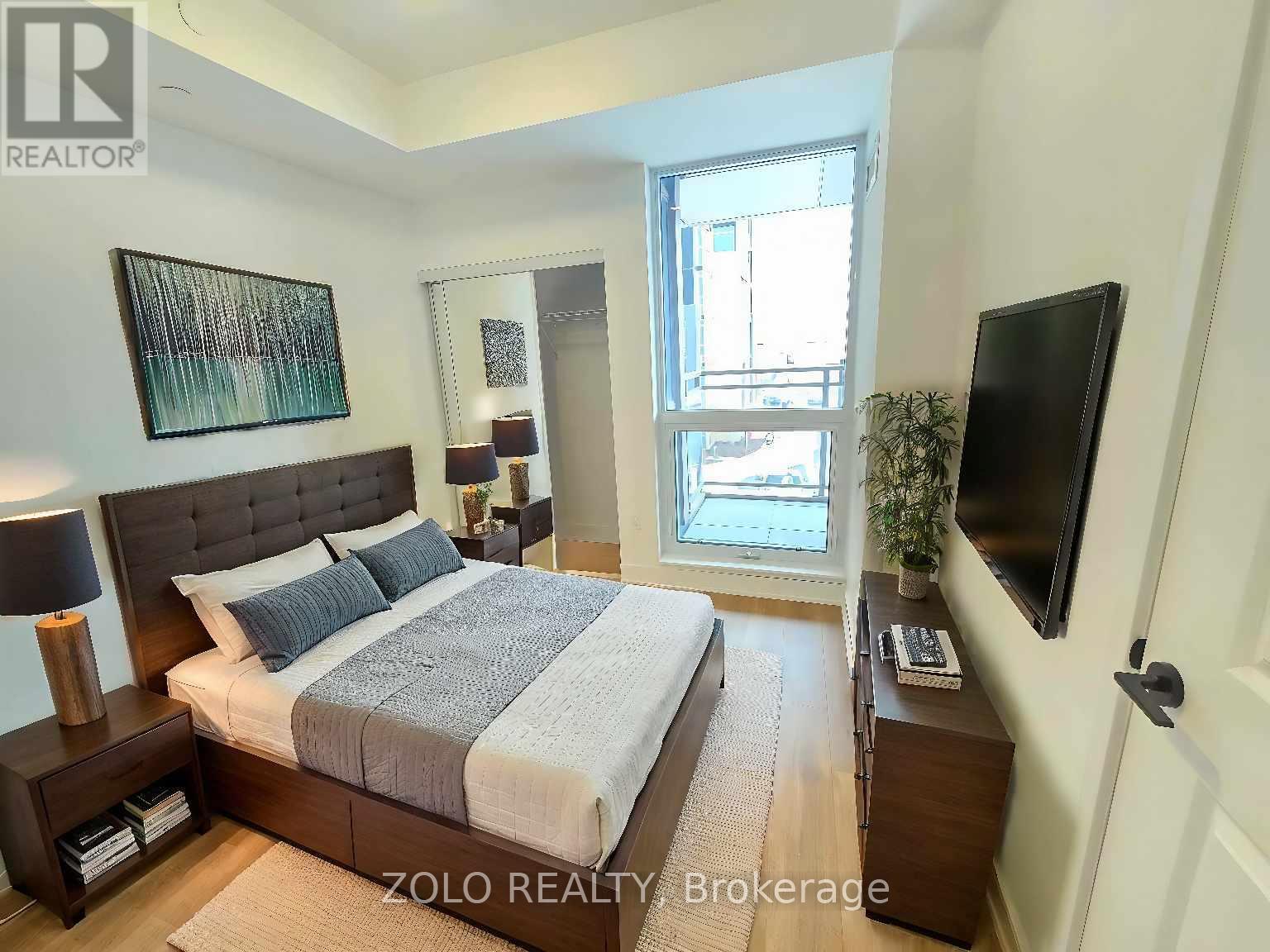 304 - 2333 Khalsa Gate, Oakville, Ontario  L6M 0X7 - Photo 4 - W12827420