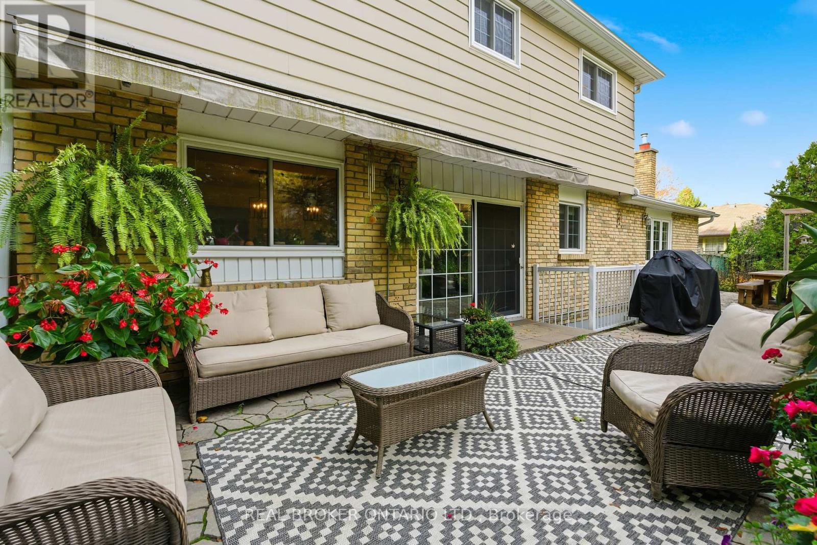 24 Bannisdale Way, Hamilton, Ontario  L0R 1H2 - Photo 39 - X12827288