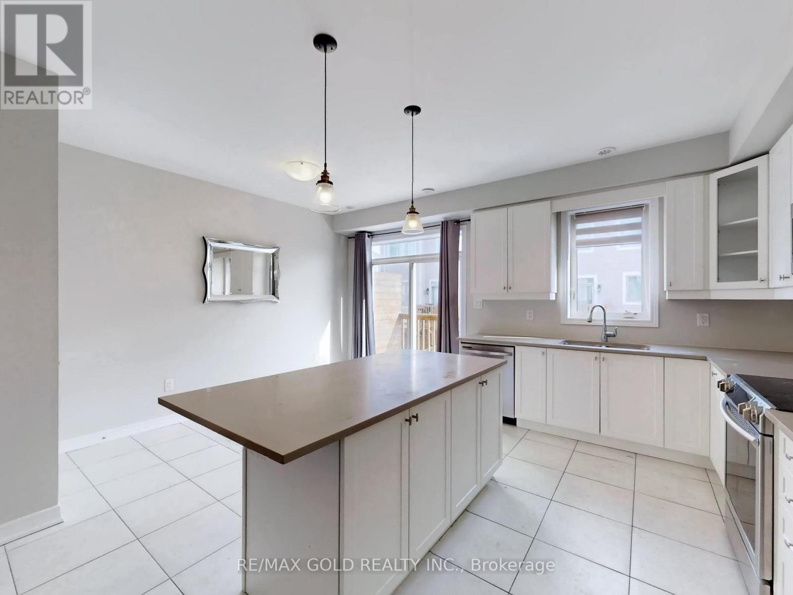 64 Hibiscus Lane, Hamilton, Ontario  L8K 0A4 - Photo 9 - X12827290