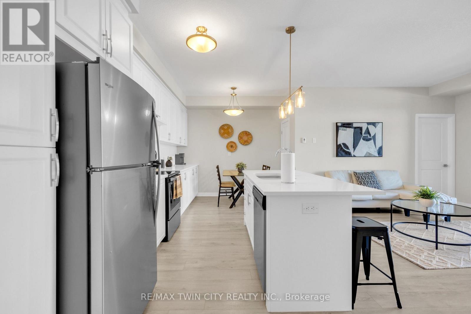 1f - 155 Thomas Slee Drive, Kitchener, Ontario  N2P 0J8 - Photo 5 - X12827322