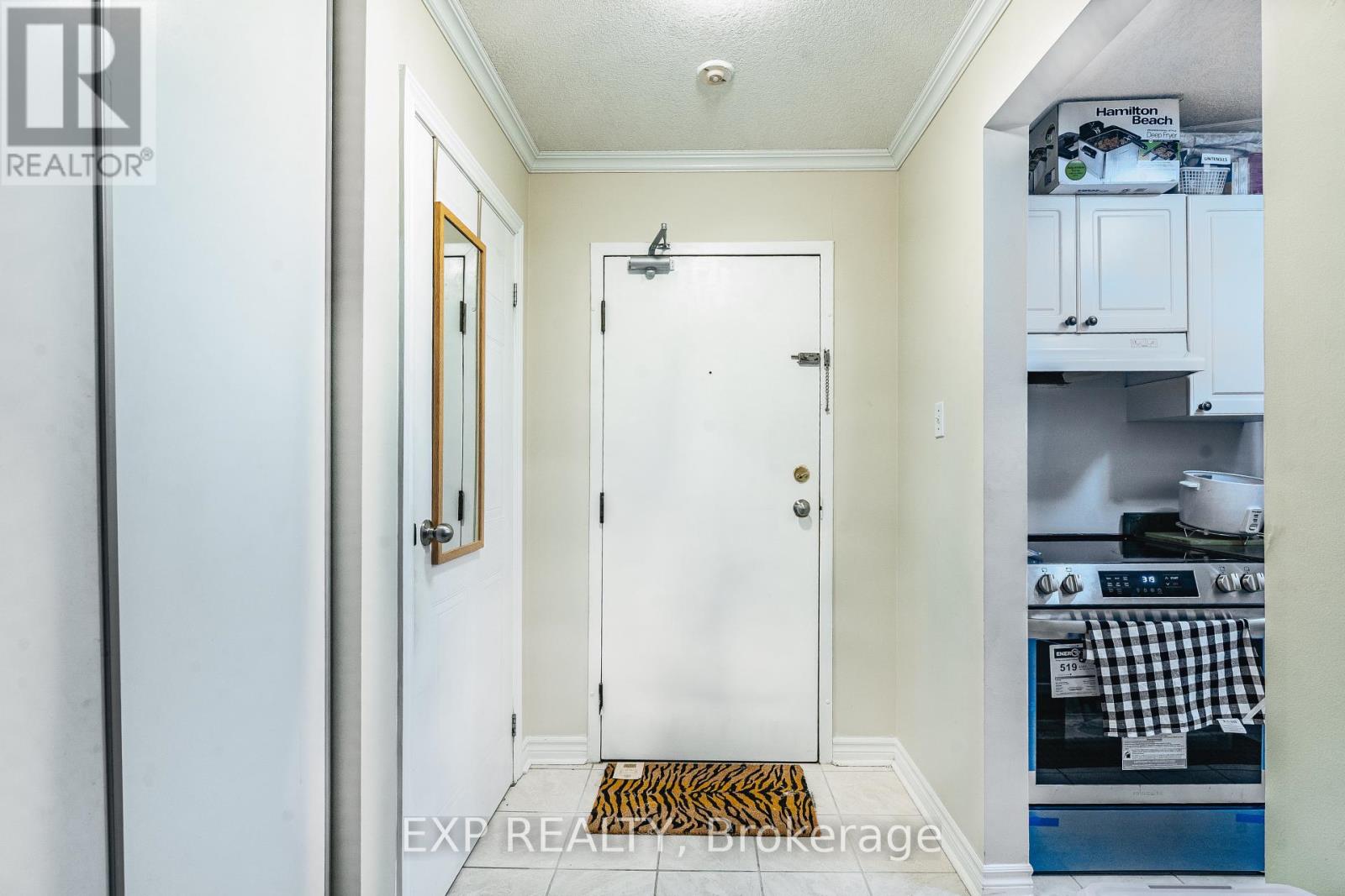 115 - 735 Deveron Crescent, London South, Ontario  N5Z 4X8 - Photo 2 - X12827410