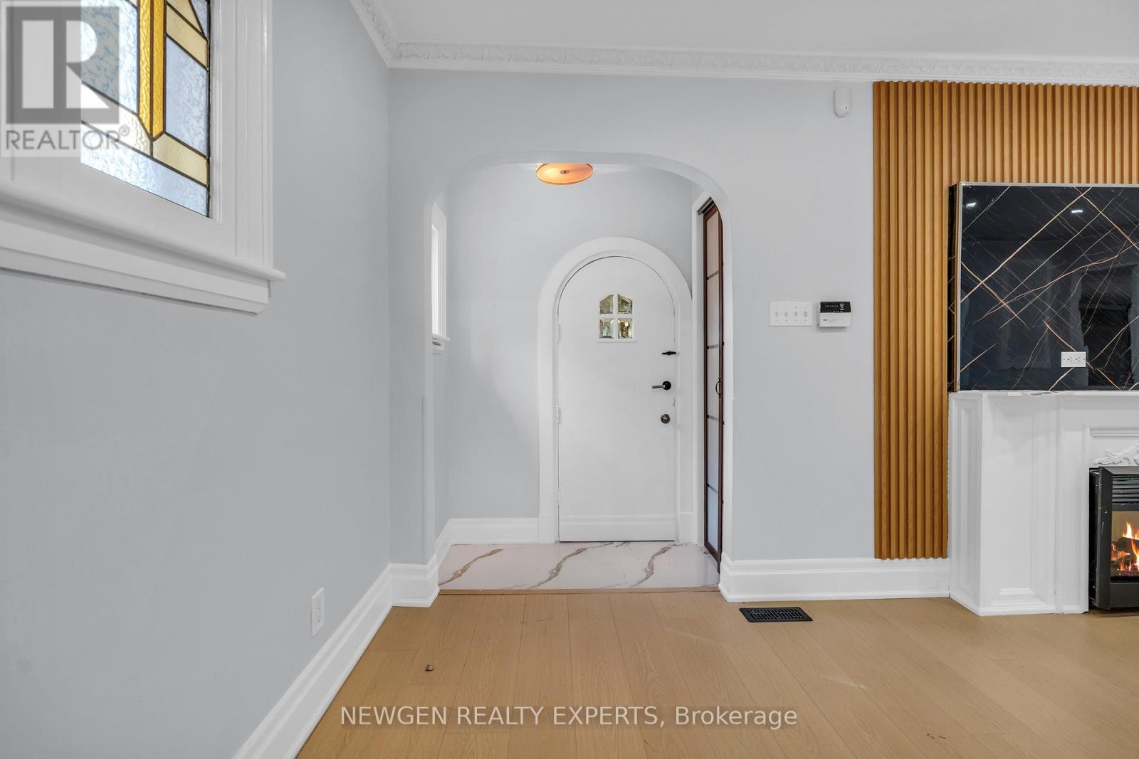 main second - 5765 Dorchester Road, Niagara Falls, Ontario  L2G 5S6 - Photo 2 - X12827416