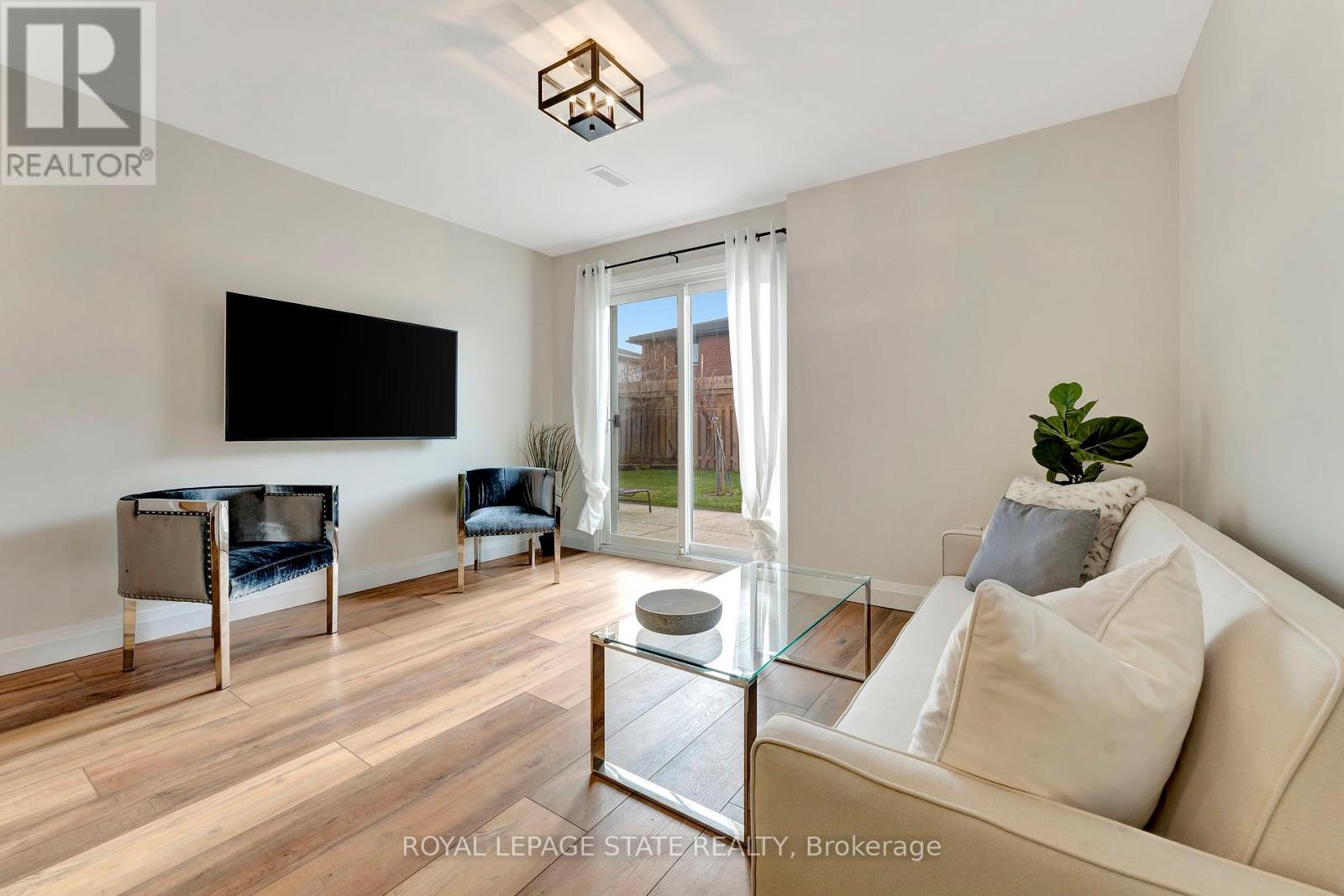 144 Ravenbury Drive, Hamilton, Ontario  L8W 2B5 - Photo 5 - X12827418