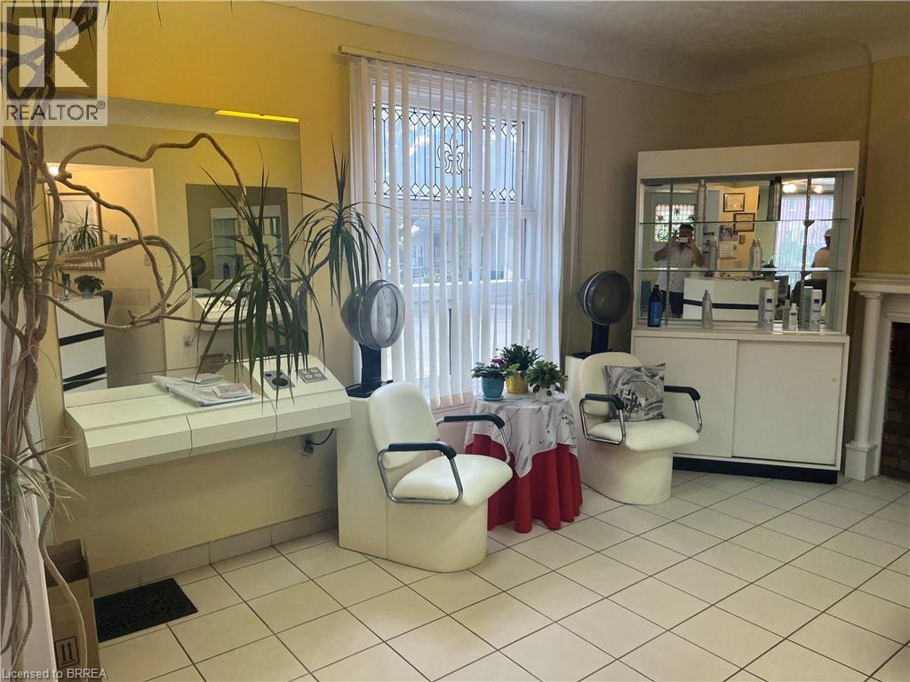 266 Brant Avenue, Brantford, Ontario  N3T 3J7 - Photo 11 - 40807809