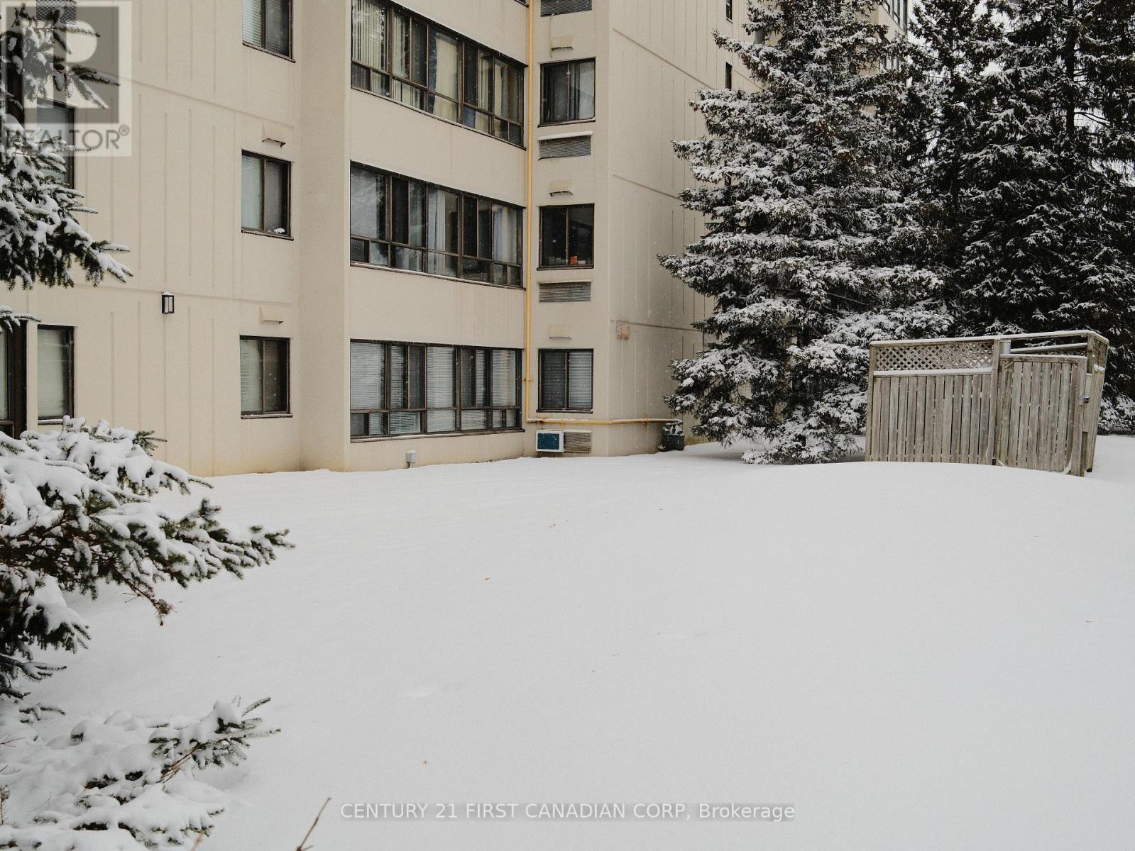 Photo 3 of 43 for 107 - 1600 Adelaide Street N